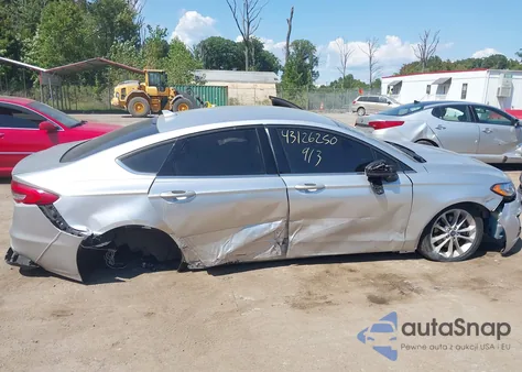 2019 Ford Fusion Hybrid Se z USA, uszkodzony, nr VIN 3FA6P0LU3KR156711